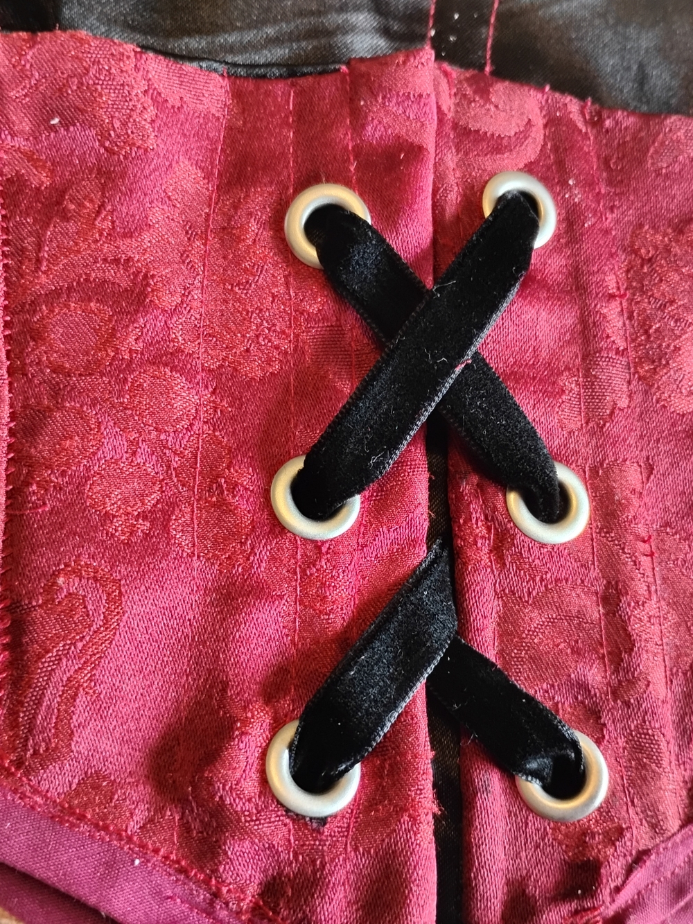 Burgundy Brocade Corset Belt - Picture 2 of 2